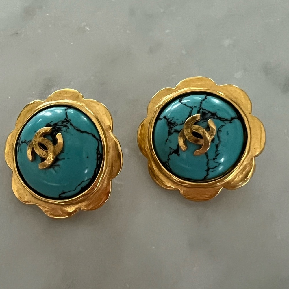 *AUTH* CHANEL Vintage Ear Clips